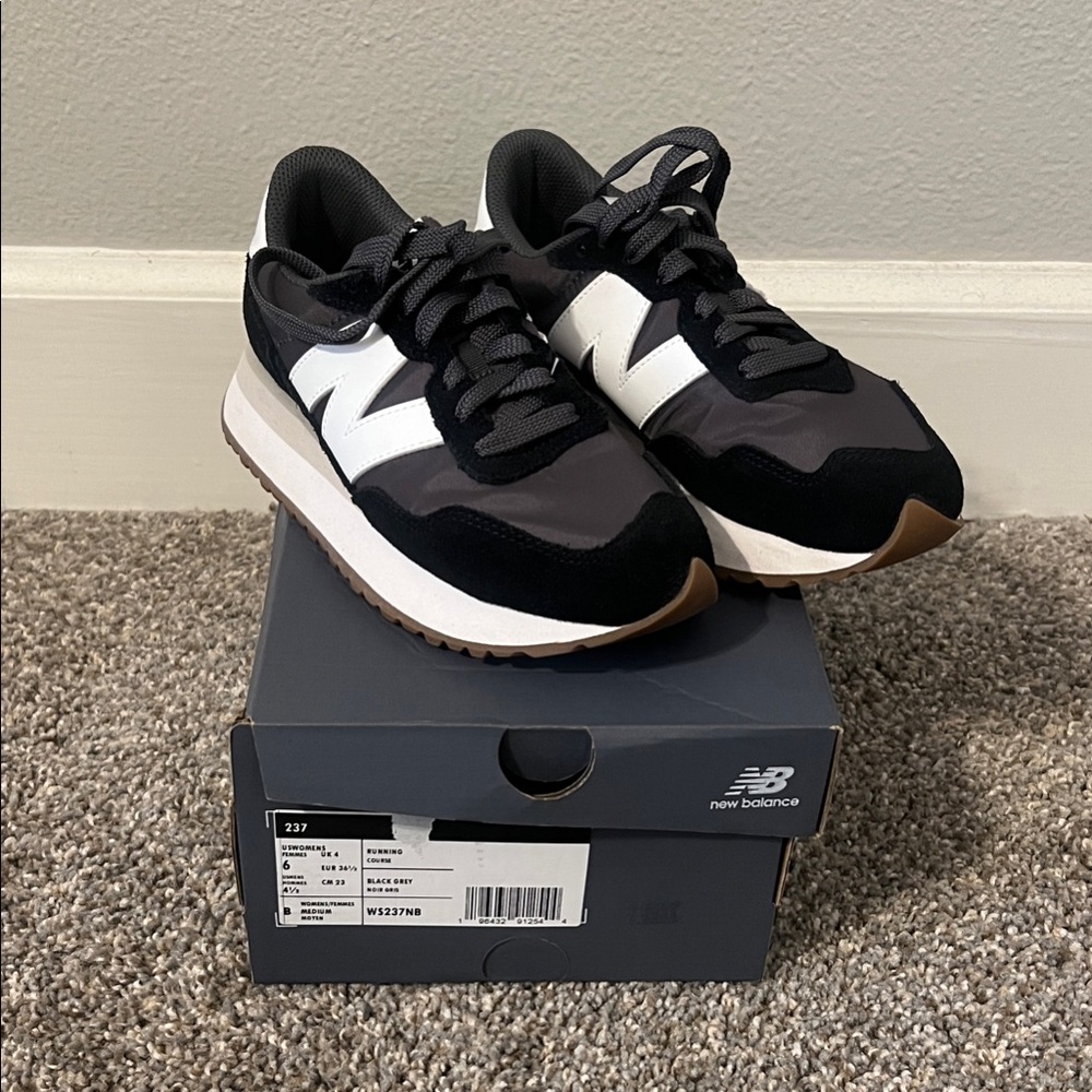 New Balance 236 Women’s Size 6